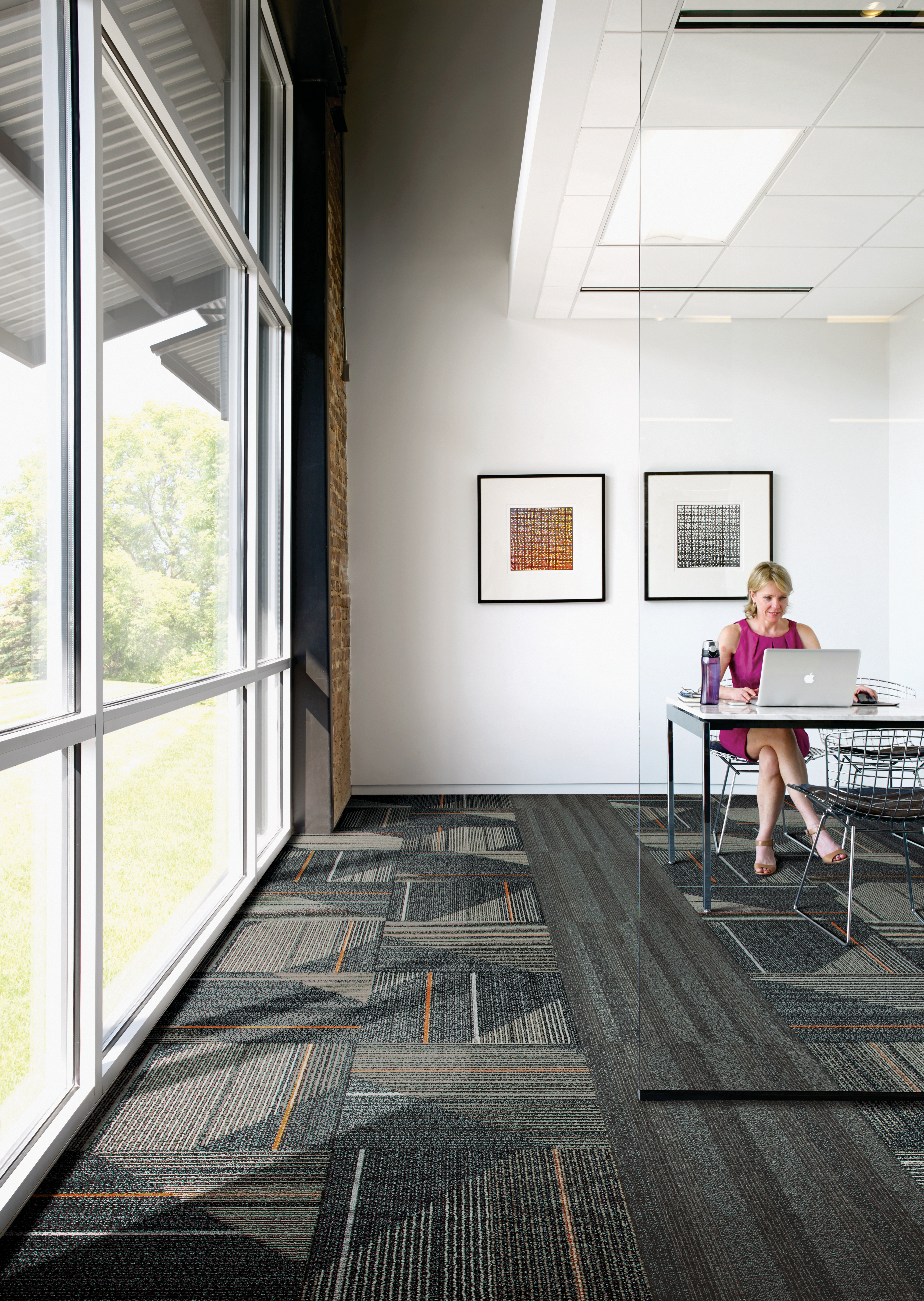 <h1 style="text-align: center;">QUICK<i>SHIP</i></h1>
