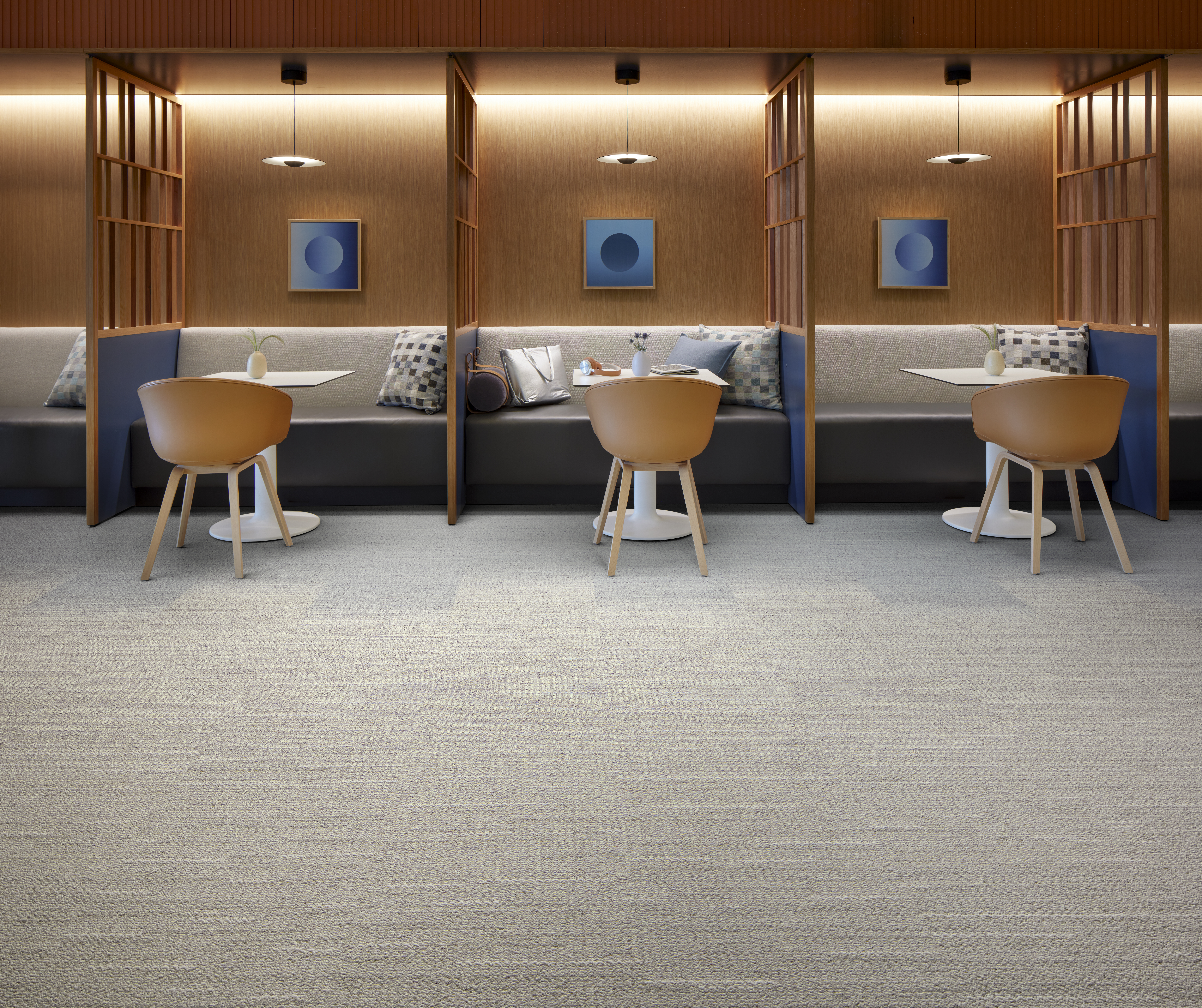 Interface WG100 and WG200 carpet tile in workplace collaborative area